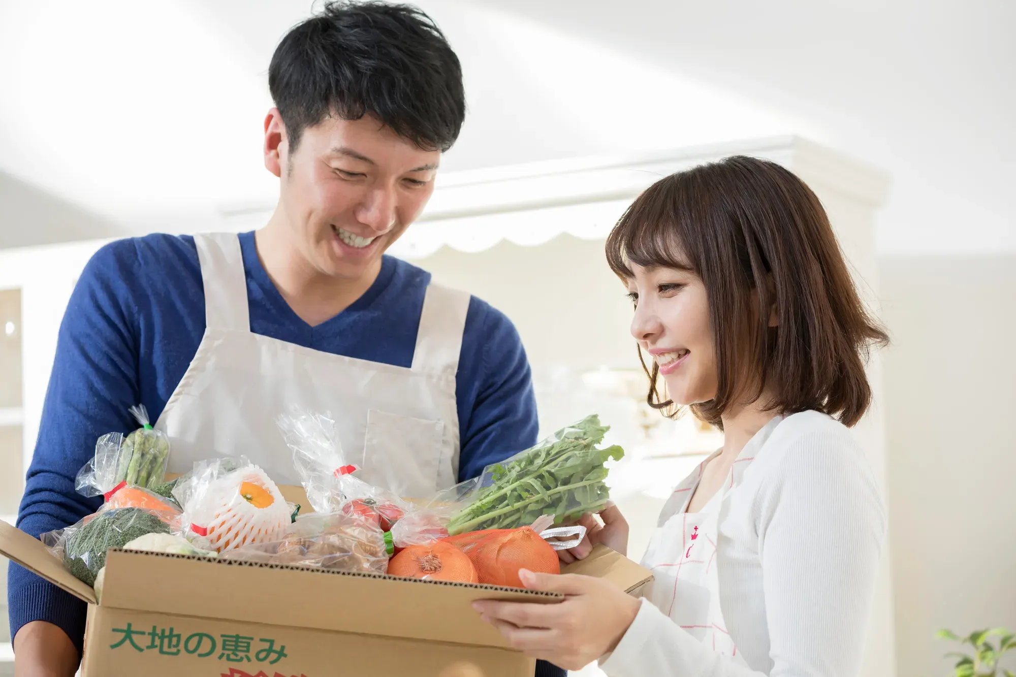 ふるさと納税の返礼品を受け取るイメージ